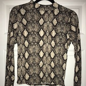 Snakeskin long sleeve top!